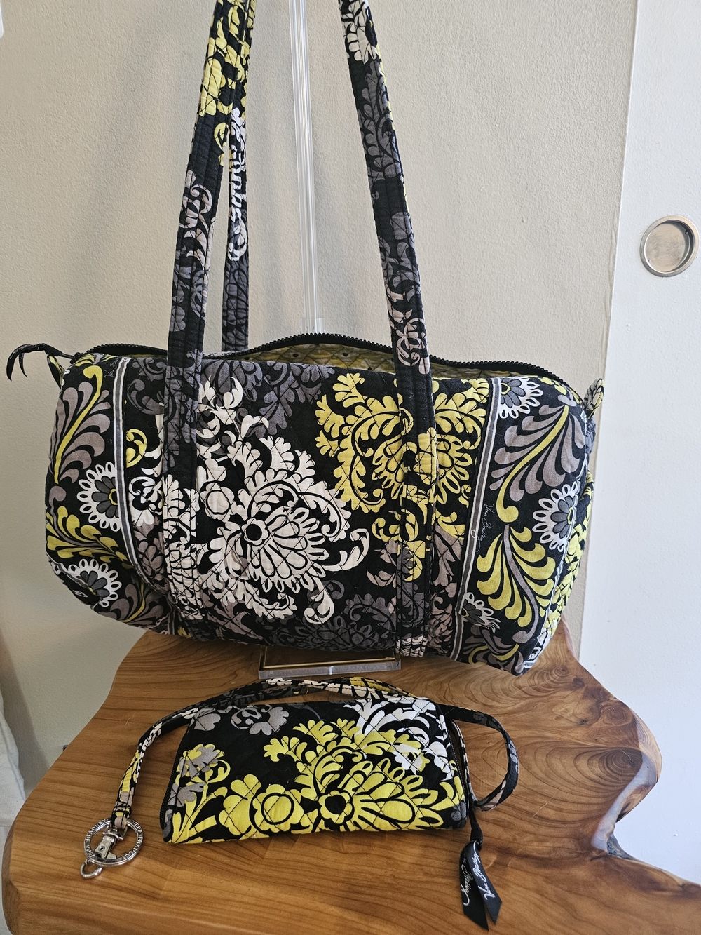 3 Piece Vera Bradley- Black, Yellow & Cream Quilted Barrel Tote with Wristlet - Picture 7 of 8